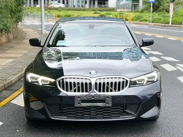 BMW 3 Series 2023, фото 2