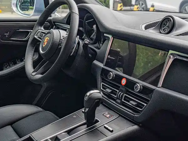 Porsche Macan 2023, фото 16
