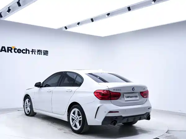 BMW 1 Series 2022, фото 5