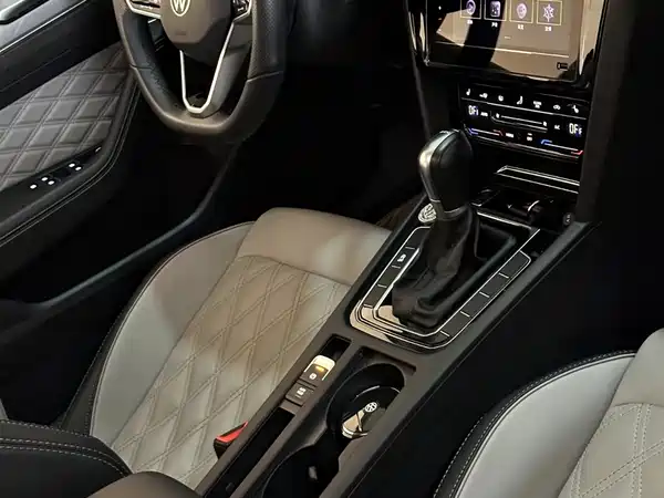 Volkswagen Magotan 2023, фото 21