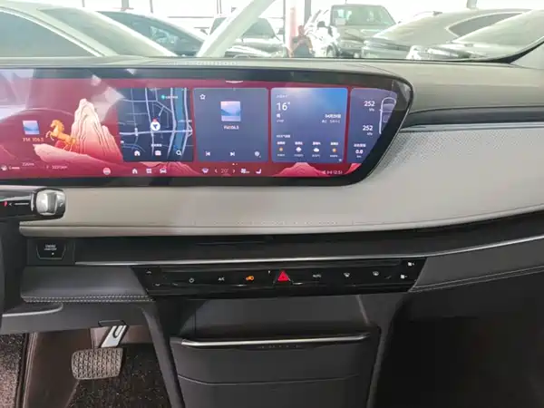 Buick GL8 2025, фото 12
