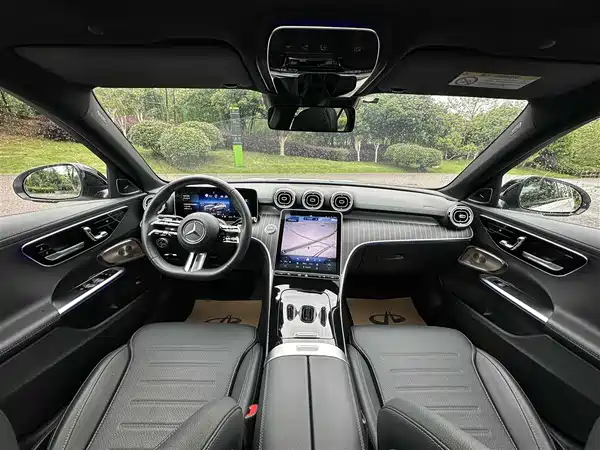 Mercedes-Benz C-Class 2025, фото 6