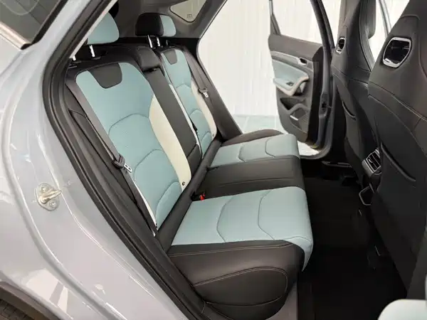 Geely Emgrand S 2022, фото 17