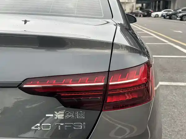 Audi A4L 2023, фото 18