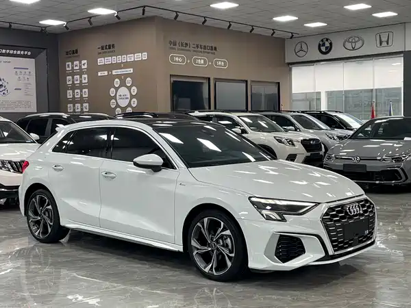 Audi A3 2022, фото 3