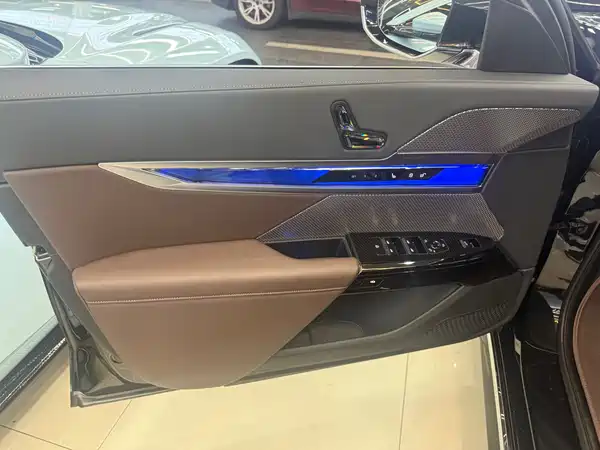 BMW i7 2023, фото 7