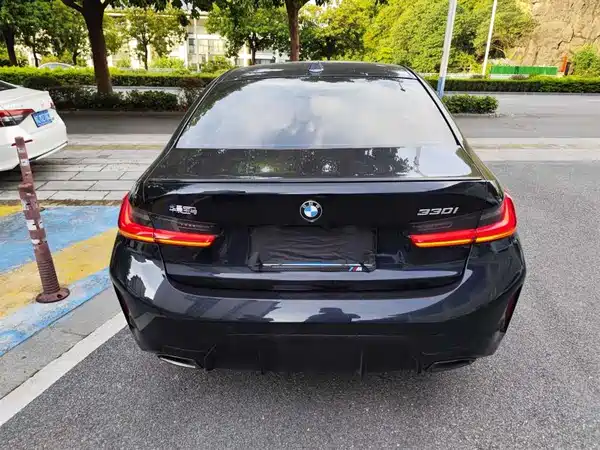 BMW 3 Series 2025, фото 4