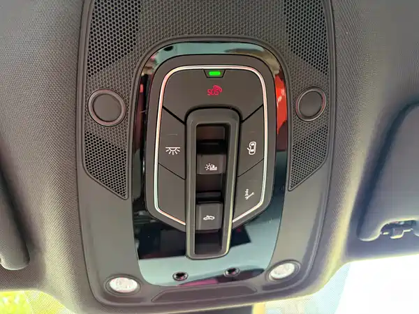 Audi Q5L Sportback 2022, фото 19