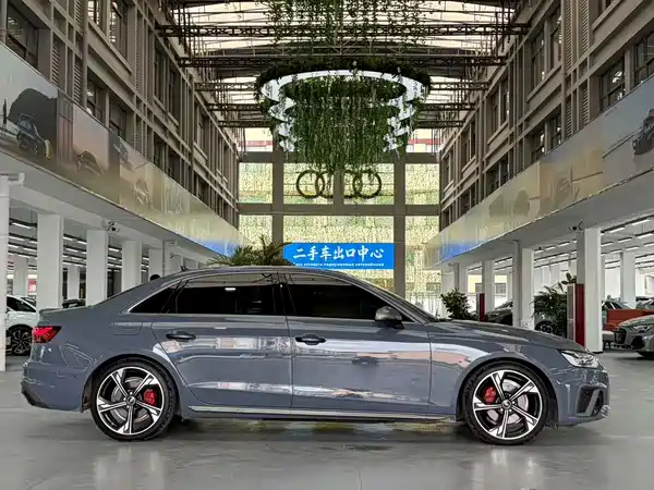 Audi A4L 2022, фото 3