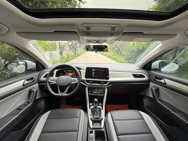 Volkswagen T-ROC 2023, фото 10