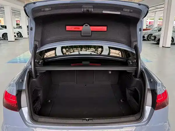 Audi A4L 2022, фото 8