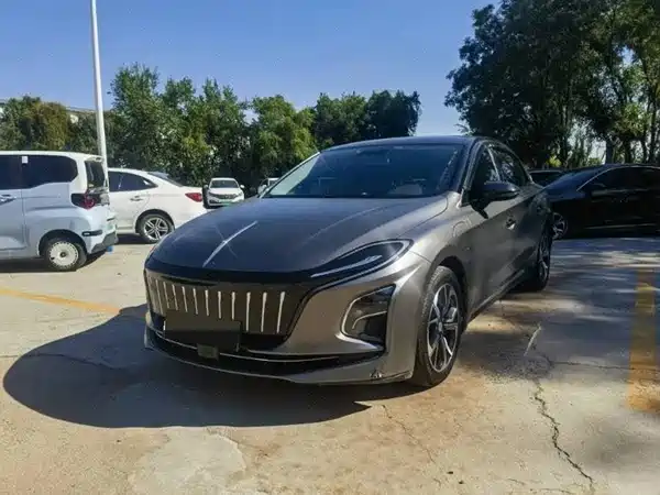 Hongqi E-QM5 2022