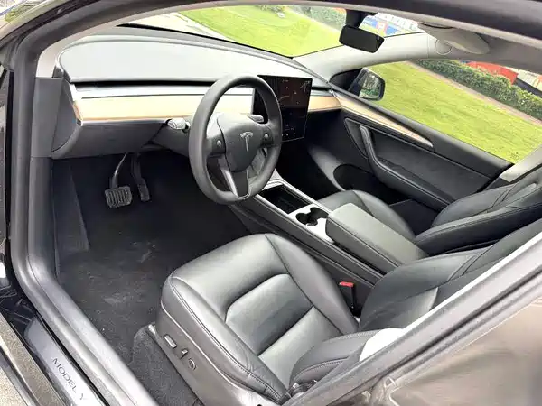Tesla Model Y 2022, фото 6