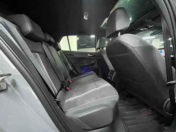 Volkswagen Golf 2024, фото 25