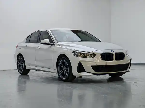 BMW 1 Series 2021, фото 3