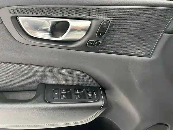 Volvo XC60 2022, фото 17