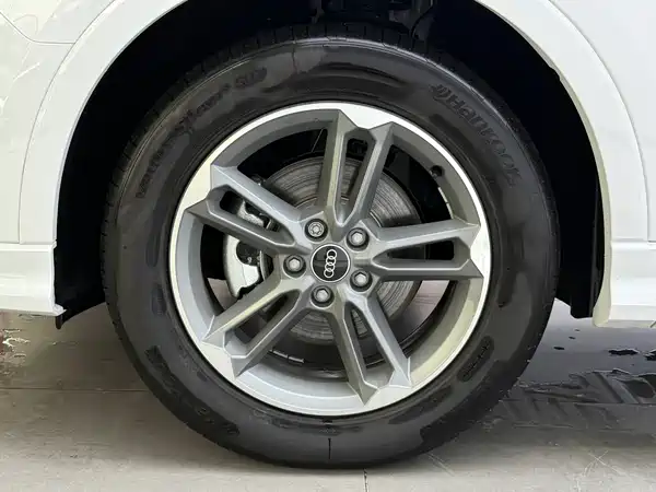 Audi Q3 2024, фото 5