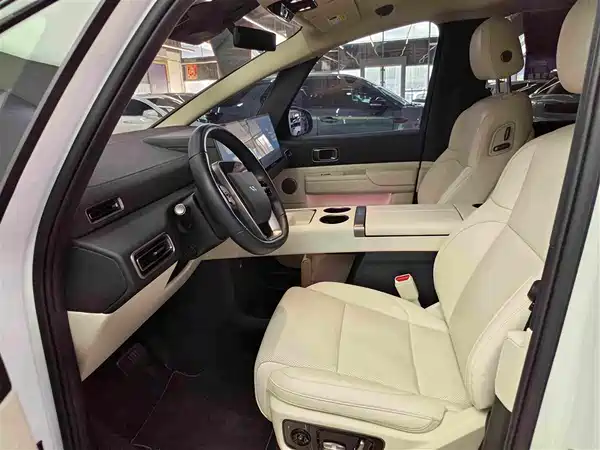 Li Auto MEGA 2025, фото 8