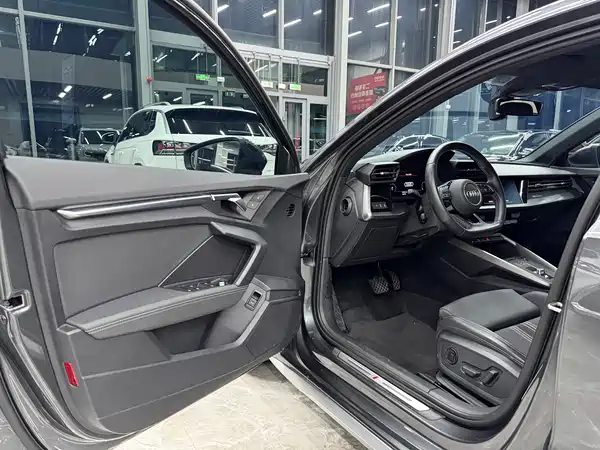 Audi A3 2023, фото 7