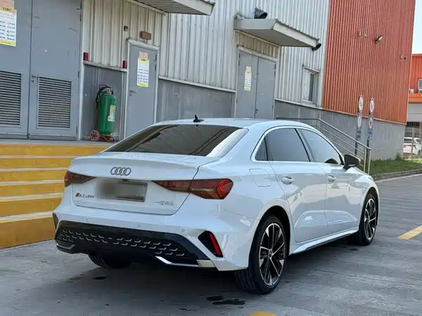 Audi A3 2025, фото 2