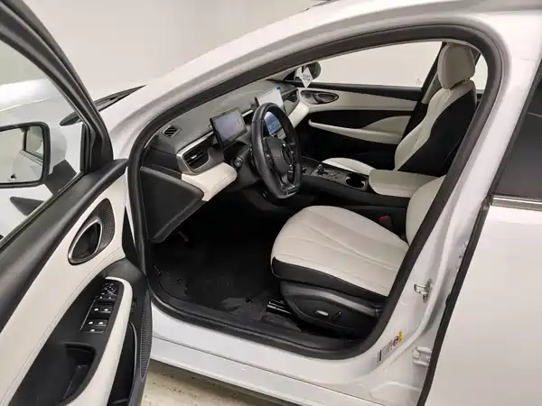 BYD Seal 05 DM-i 2025, фото 13