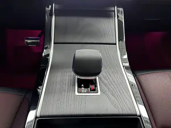 Land Rover Range Rover Evoque 2026, фото 17