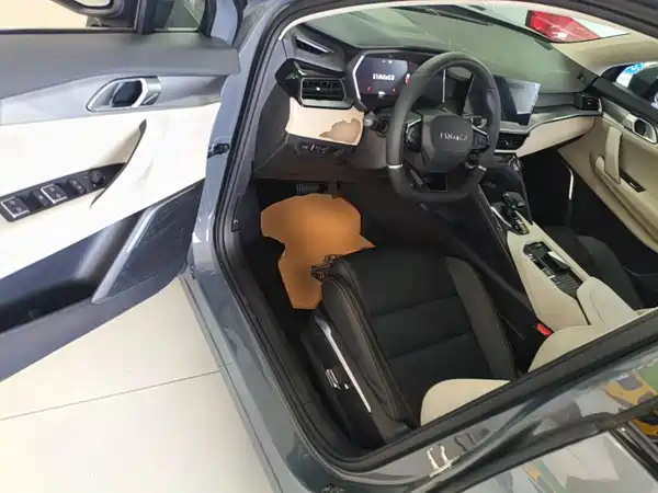 Lynk & Co 06 EM-P 2020, фото 15