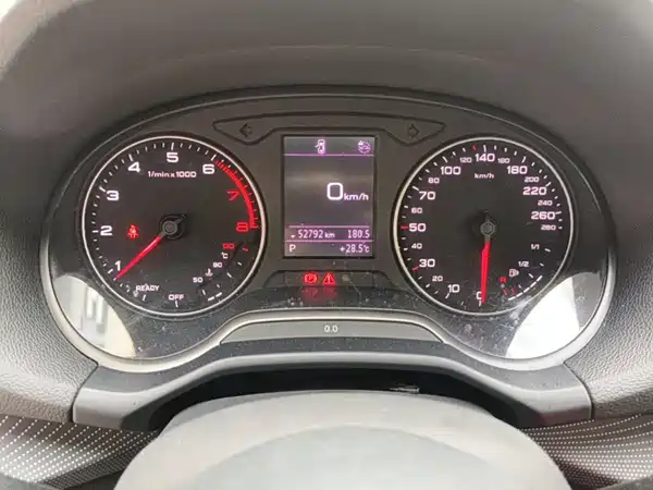 Audi Q2L 2022, фото 11