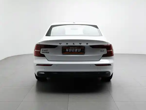 Volvo S60 2024, фото 4