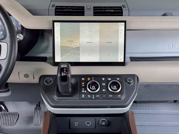 Land Rover Defender 2022, фото 6