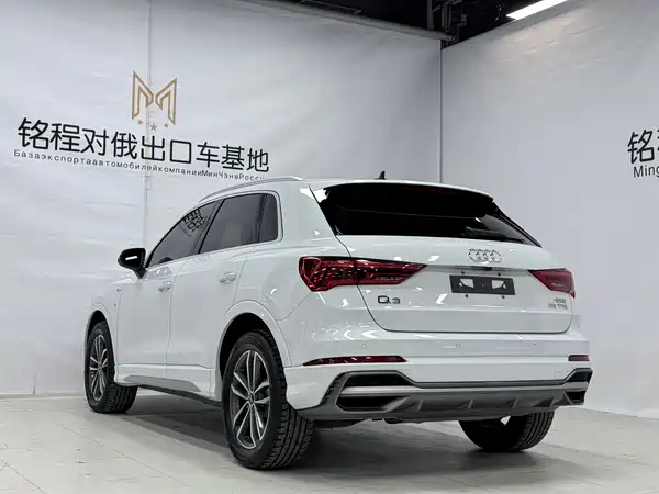 Audi Q3 2022, фото 6