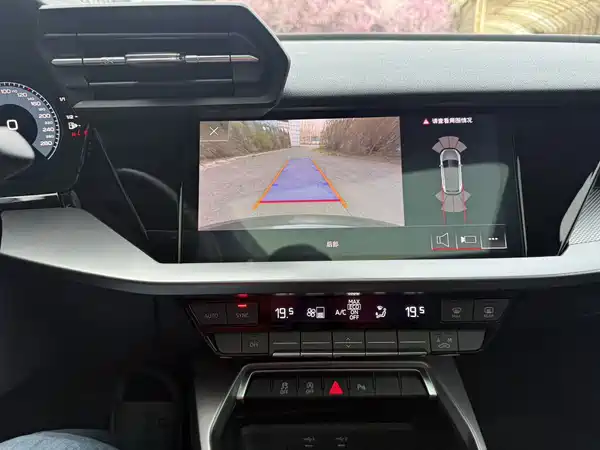 Audi A3 2023, фото 7