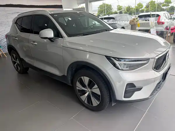 Volvo XC40 2024, фото 3