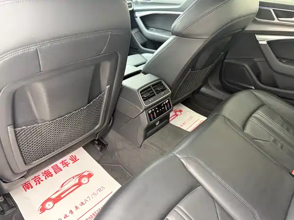 Audi A7 2022, фото 6