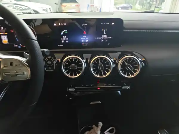 Mercedes-Benz A-Class 2022, фото 12