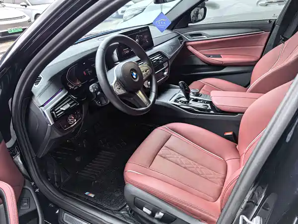 BMW 5 Series 2023, фото 5