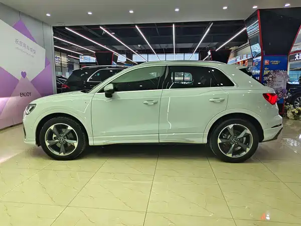 Audi Q3 2022, фото 7