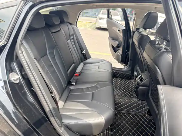 Hongqi H5 2022, фото 12