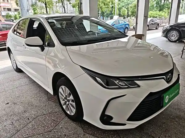 Toyota Corolla 2023, фото 3