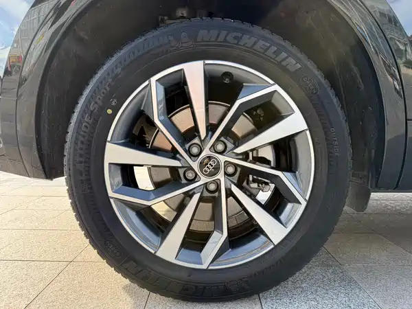 Audi Q5L 2023, фото 12