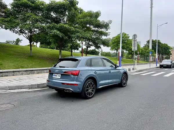 Audi Q5L 2022, фото 28