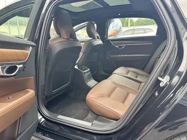 Volvo S90 PHEV 2024, фото 9