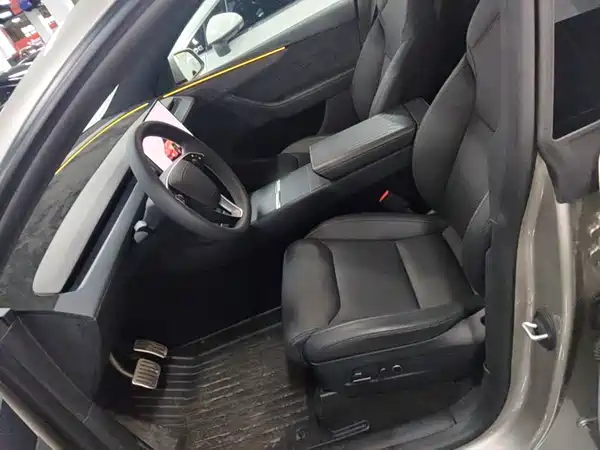 Tesla Model Y L 2025, фото 11