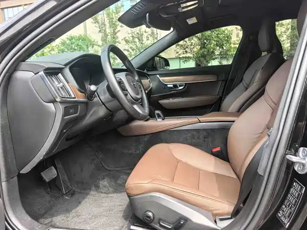 Volvo S90 2025, фото 2