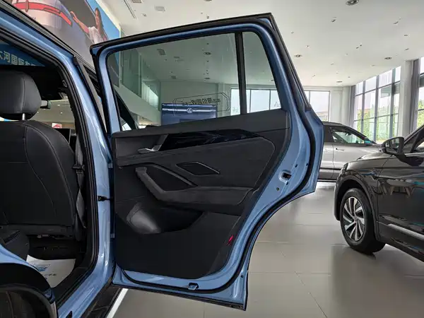 Volkswagen Tiguan L 2024, фото 10