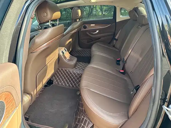 Mercedes-Benz E-Class 2022, фото 10