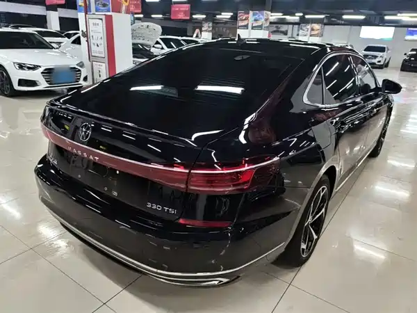 Volkswagen Passat 2023, фото 6