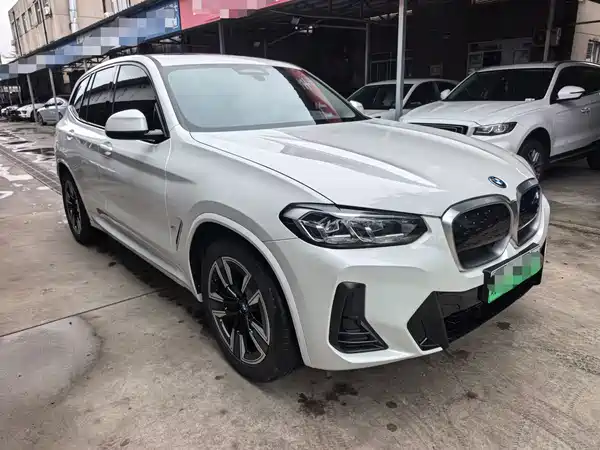 BMW iX3 2022