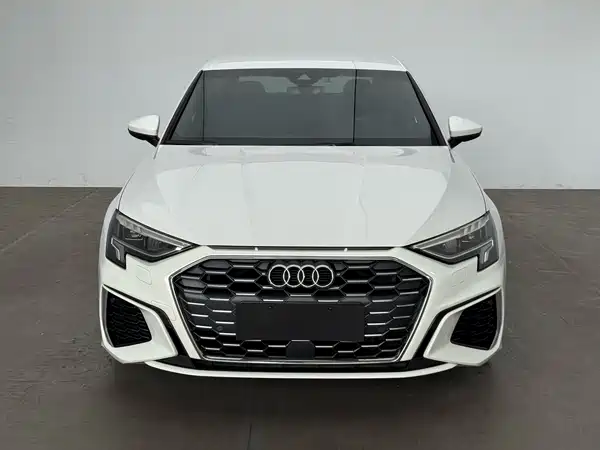 Audi A3 2022, фото 2