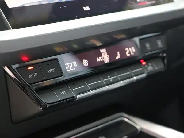 Audi A3 2023, фото 17